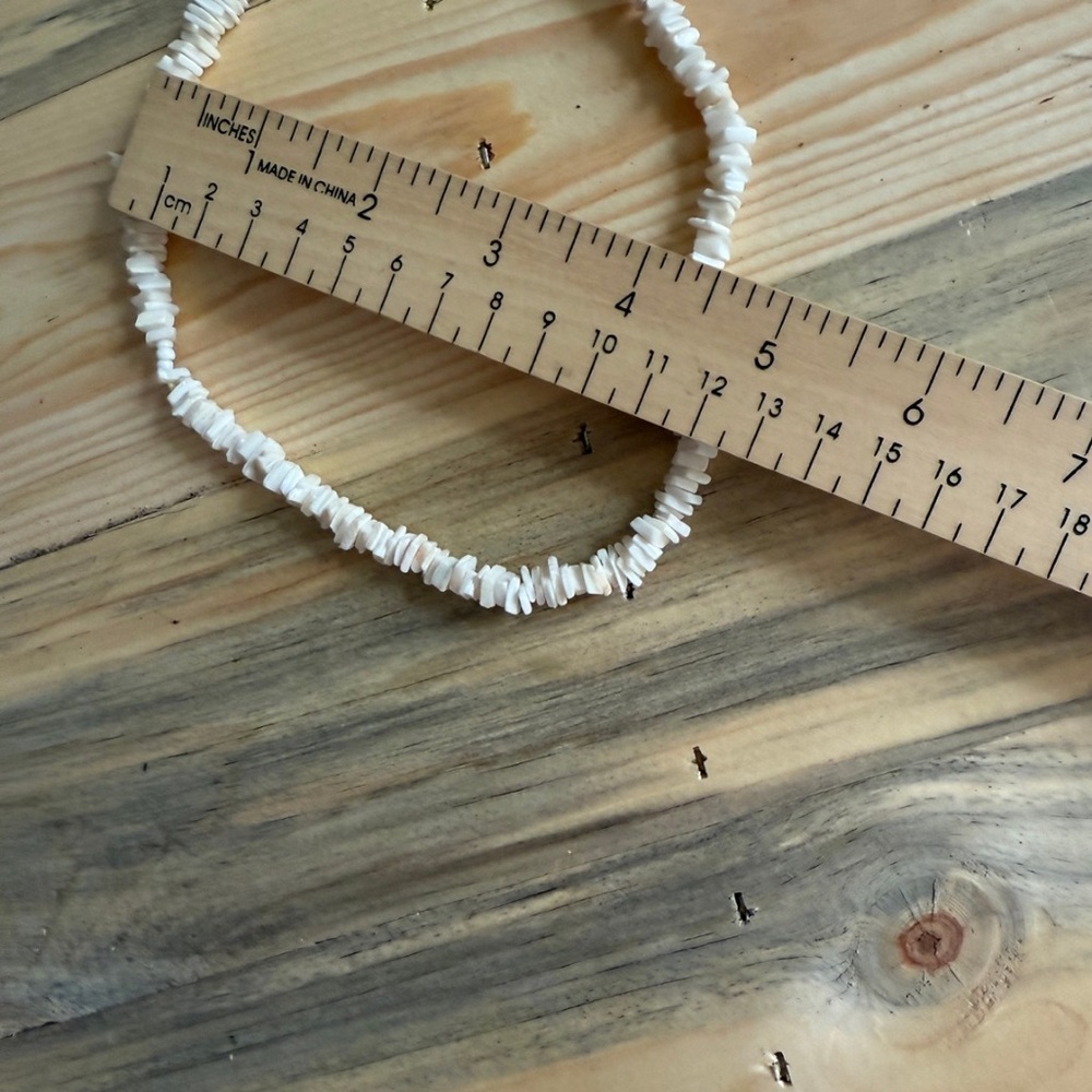Y2K Shell Beaded Necklace | White Surfer Boho Choker No Clasp 90s Style - Picture 3 of 4